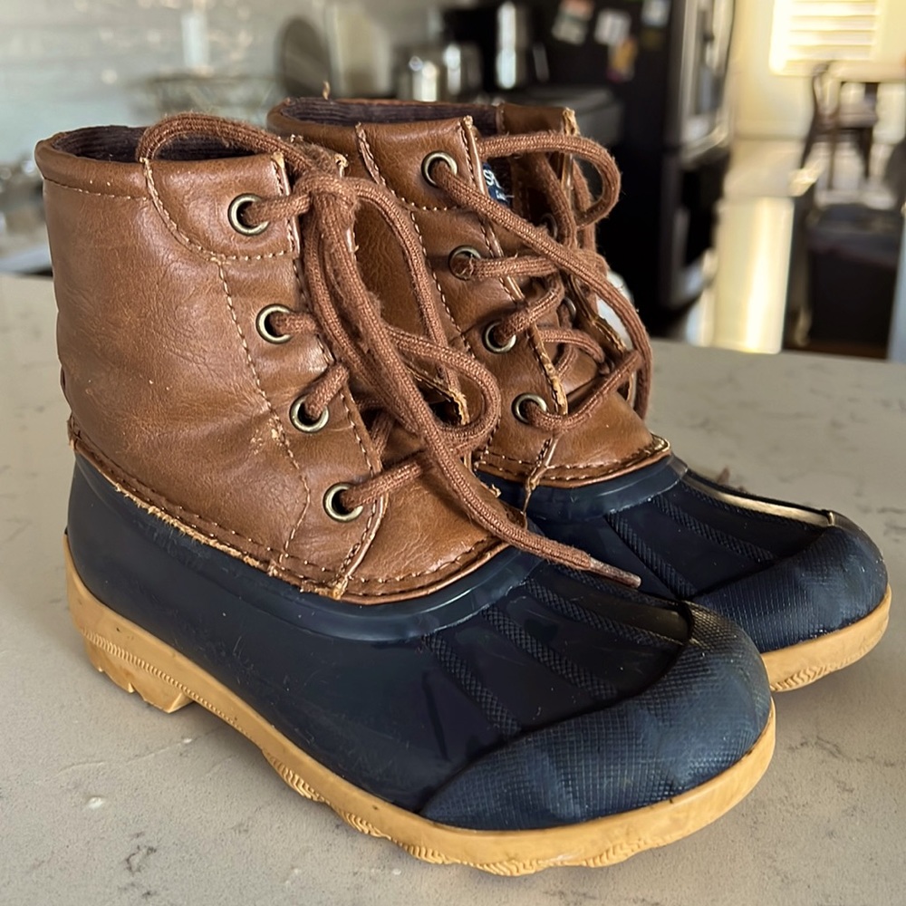 Sperry duck boots for kid. (Unisex)